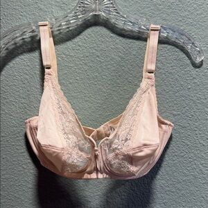 Wacoal Cream Lace Bra NWOT 34D